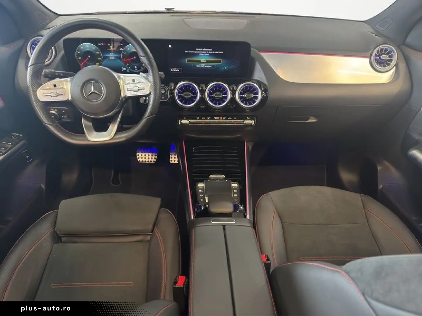 MERCEDES-BENZ GLA 250 4M AMG AHK SHZ LED KAMERA PANO NAVI