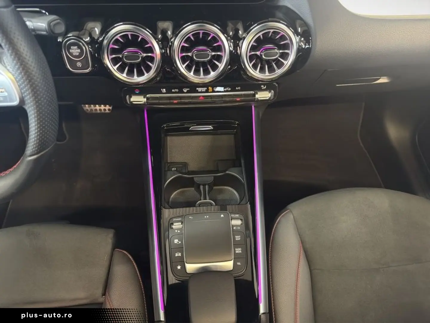 MERCEDES-BENZ GLA 250 4M AMG AHK SHZ LED KAMERA PANO NAVI