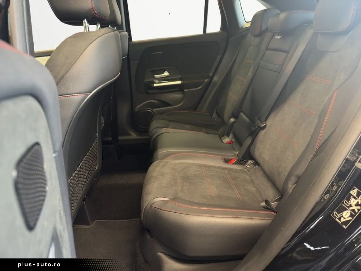 MERCEDES-BENZ GLA 250 4M AMG AHK SHZ LED KAMERA PANO NAVI