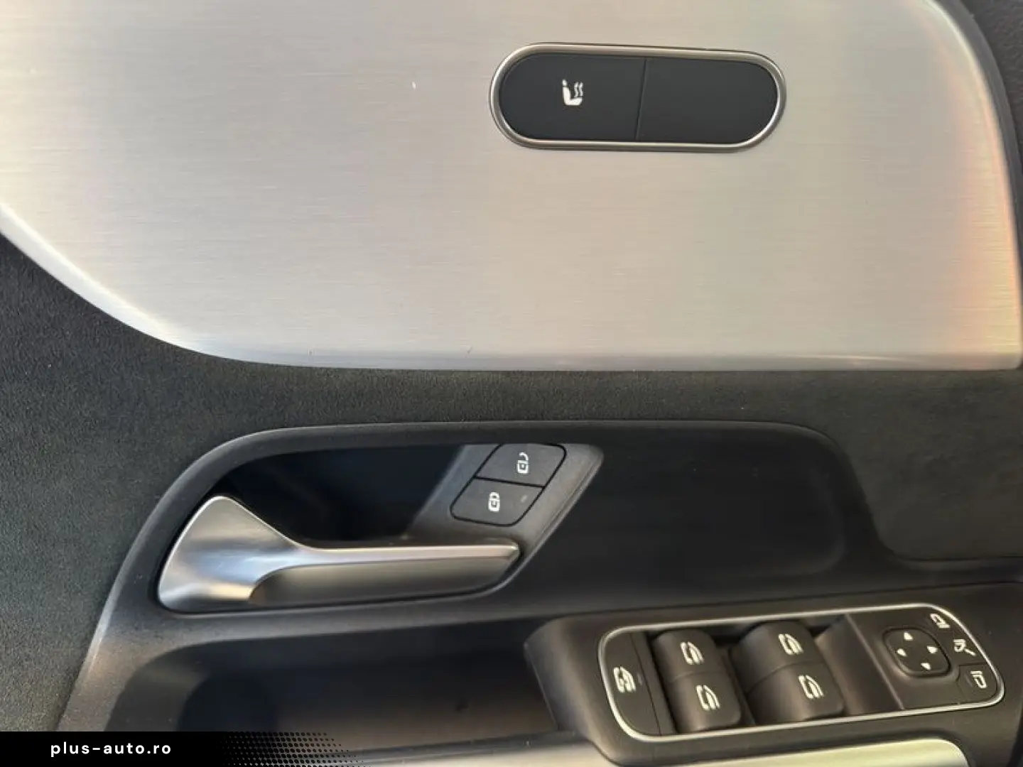 MERCEDES-BENZ GLA 250 4M AMG AHK SHZ LED KAMERA PANO NAVI