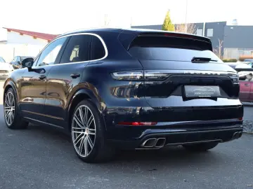 PORSCHE Cayenne Turbo  NACHTSICHT BURMESTER KERAMIK PDCC