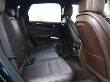 PORSCHE Cayenne Turbo  NACHTSICHT BURMESTER KERAMIK PDCC