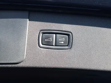 PORSCHE Cayenne Turbo  NACHTSICHT BURMESTER KERAMIK PDCC