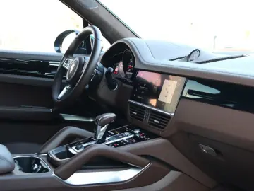 PORSCHE Cayenne Turbo  NACHTSICHT BURMESTER KERAMIK PDCC