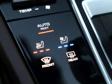 PORSCHE Cayenne Turbo  NACHTSICHT BURMESTER KERAMIK PDCC