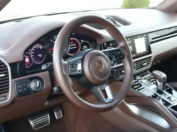 PORSCHE Cayenne Turbo  NACHTSICHT BURMESTER KERAMIK PDCC