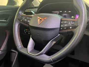 CUPRA Formentor 1.5 TSI DSG NAVI LED PDC KESSY