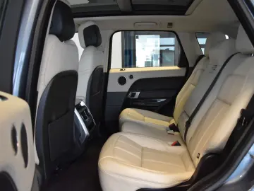 LAND ROVER Range Rover Sport D300 HSE Dynamic PANO MATRIX
