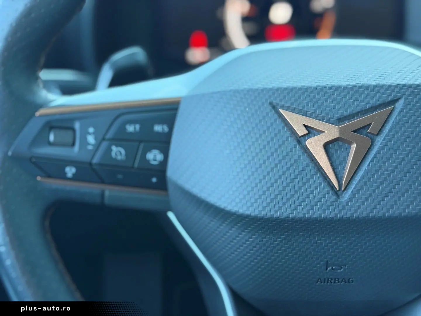 CUPRA Formentor 1.5 TSI DSG    Pano 18Zoll ACC LED