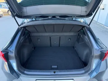 CUPRA Formentor 1.5 TSI DSG    Pano 18Zoll ACC LED