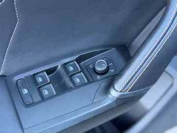 CUPRA Formentor 1.5 TSI DSG    Pano 18Zoll ACC LED