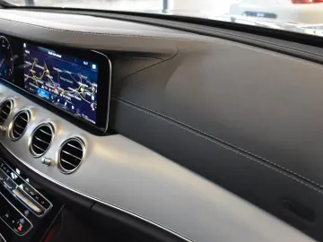 MERCEDES-BENZ E 220 D 9G EXCLUSIVE