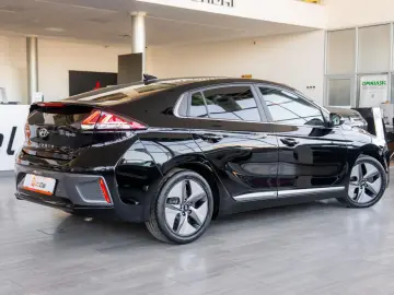 Hyundai Ioniq 1.6 GDI Premium Hybrid