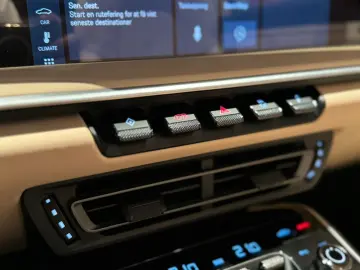 PORSCHE 911 Targa 4S Heritage Design Edition Matrix PASM