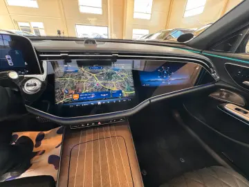 MERCEDES-BENZ E400e 4M AMG Line Premium Plus  Hyper 3D Pano