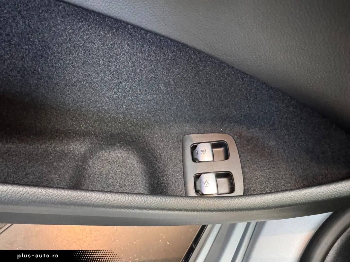 MERCEDES-BENZ E400e 4M AMG Line Premium Plus  Hyper 3D Pano