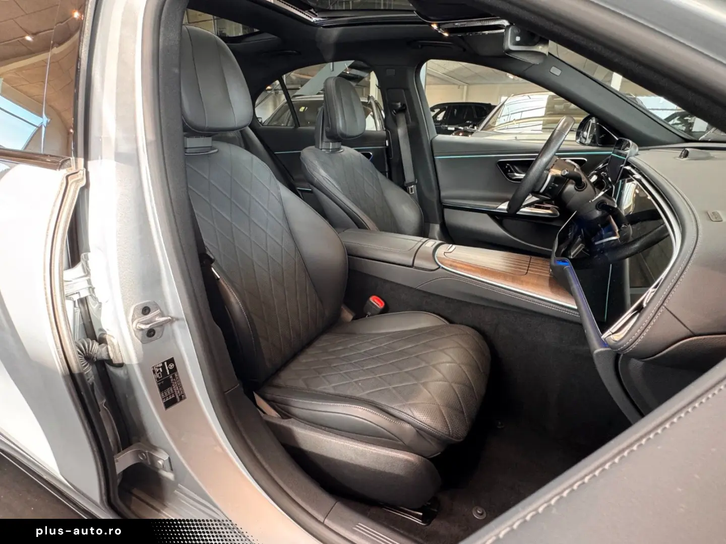 MERCEDES-BENZ E400e 4M AMG Line Premium Plus  Hyper 3D Pano