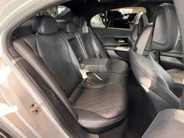 MERCEDES-BENZ E400e 4M AMG Line Premium Plus  Hyper 3D Pano