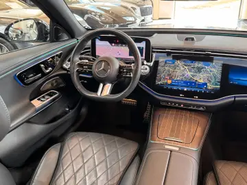 MERCEDES-BENZ E400e 4M AMG Line Premium Plus  Hyper 3D Pano