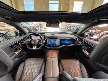 MERCEDES-BENZ E400e 4M AMG Line Premium Plus  Hyper 3D Pano