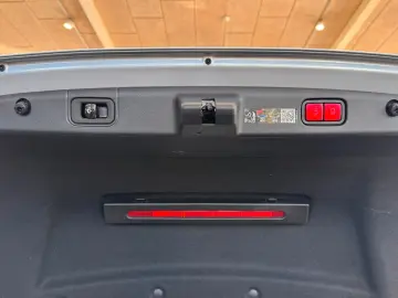 MERCEDES-BENZ E400e 4M AMG Line Premium Plus  Hyper 3D Pano