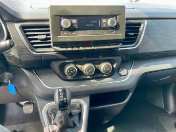 Renault Trafic 2.0 Blue dCi 150 EDC S&S L2 8 1 Zen