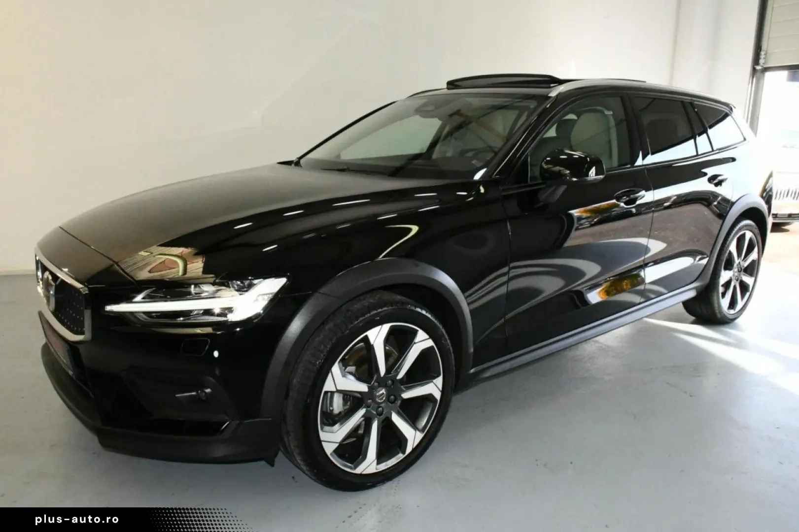 VOLVO V60 Cross Country B4 AWD Ultim ACC PAN HuD MASSG