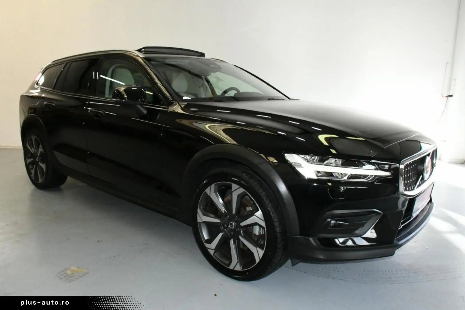 VOLVO V60 Cross Country B4 AWD Ultim ACC PAN HuD MASSG