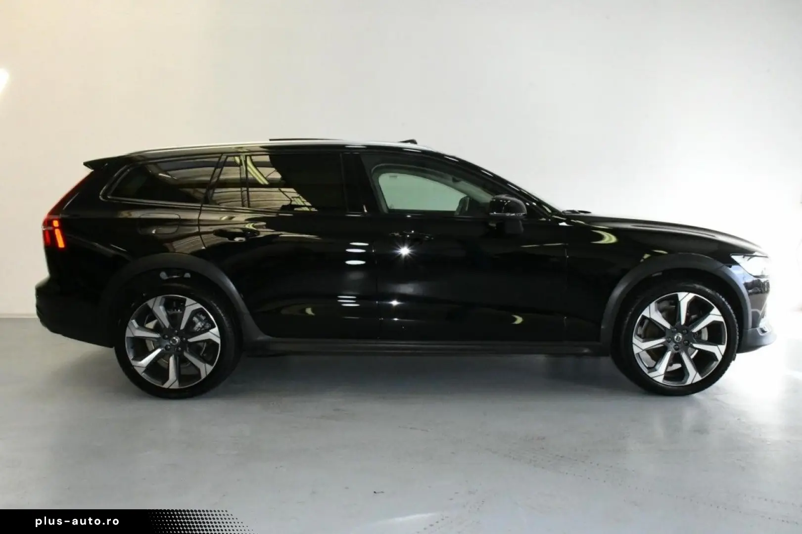 VOLVO V60 Cross Country B4 AWD Ultim ACC PAN HuD MASSG