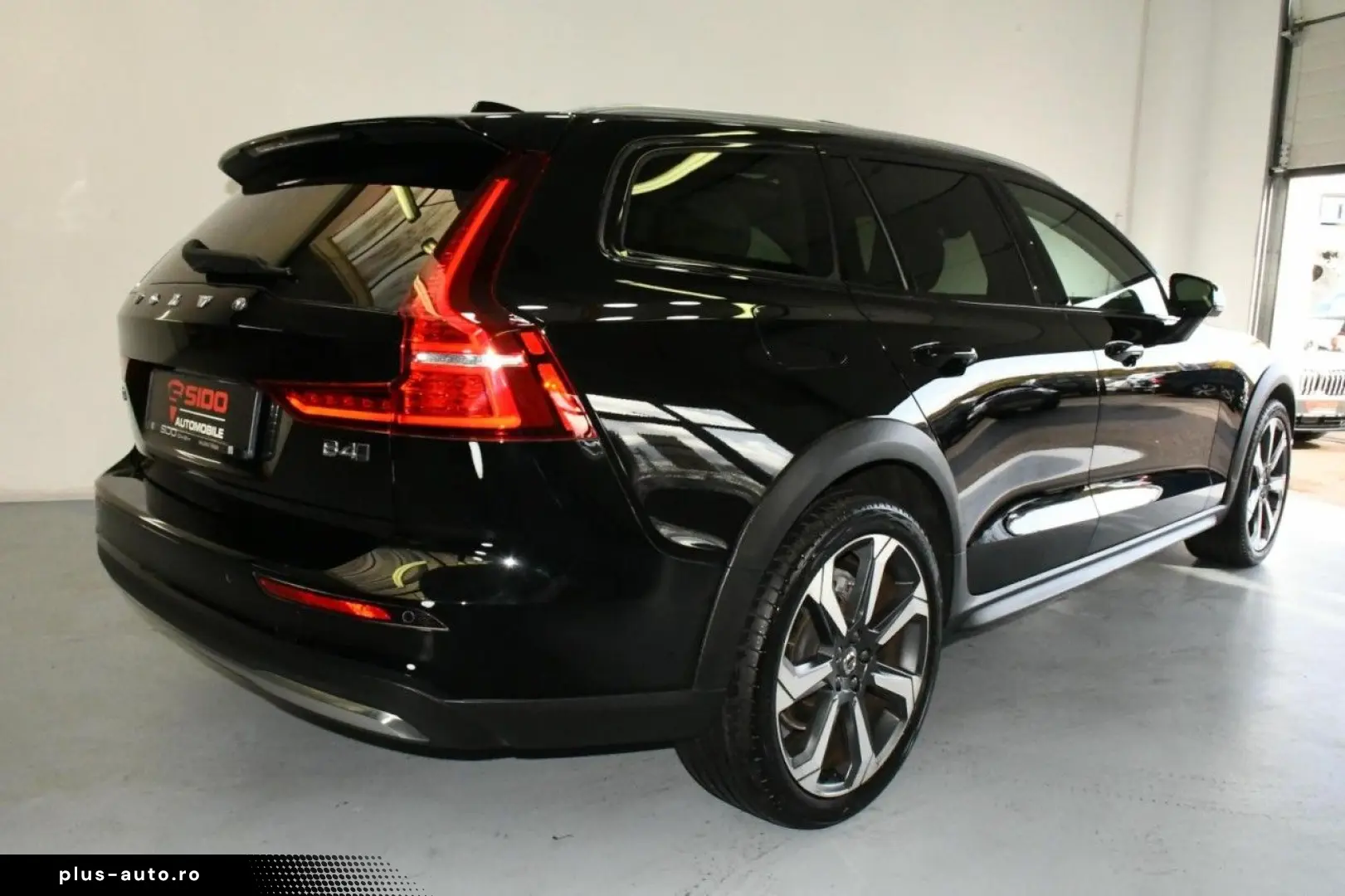 VOLVO V60 Cross Country B4 AWD Ultim ACC PAN HuD MASSG