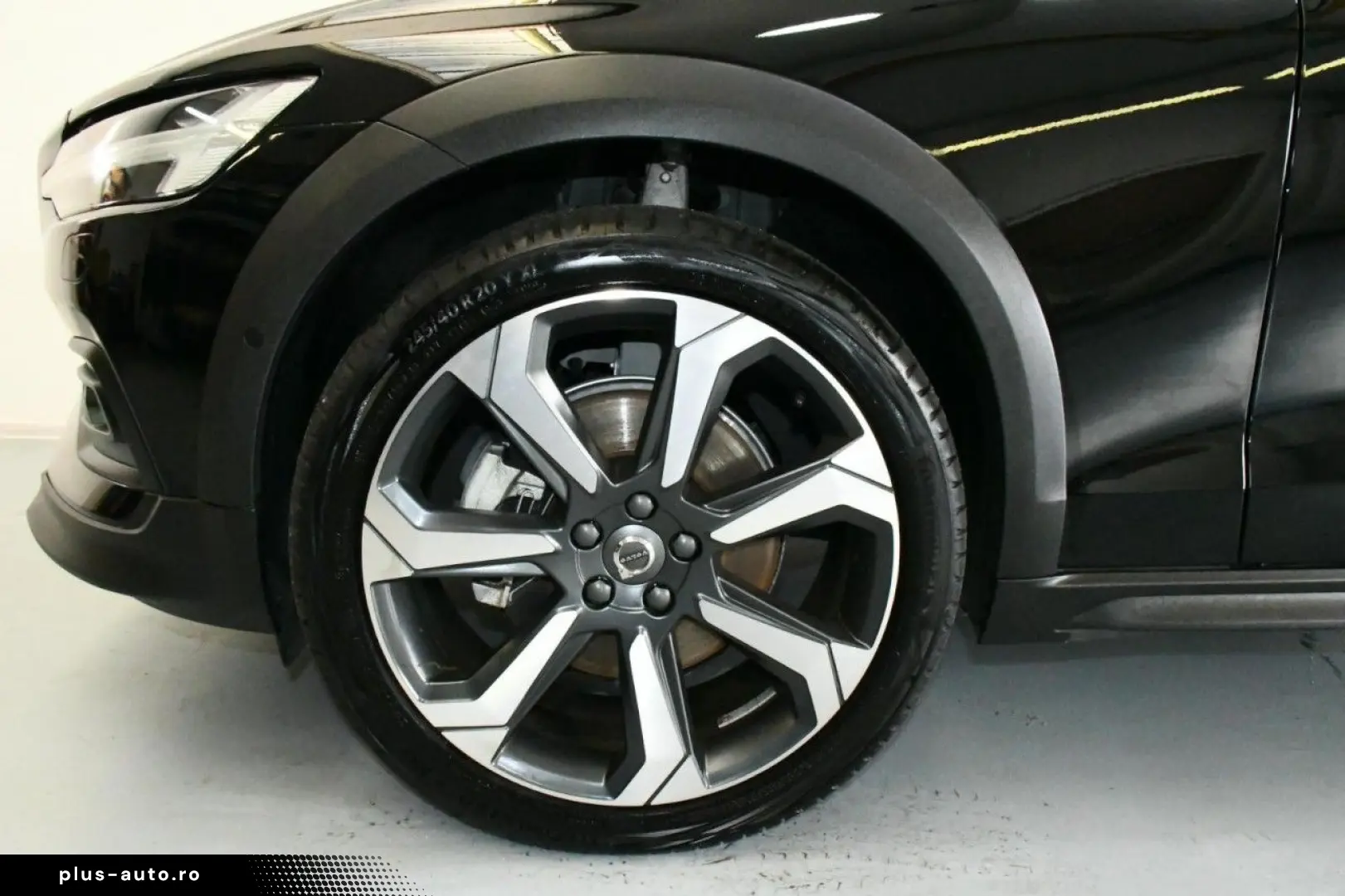 VOLVO V60 Cross Country B4 AWD Ultim ACC PAN HuD MASSG