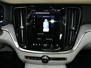 VOLVO V60 Cross Country B4 AWD Ultim ACC PAN HuD MASSG