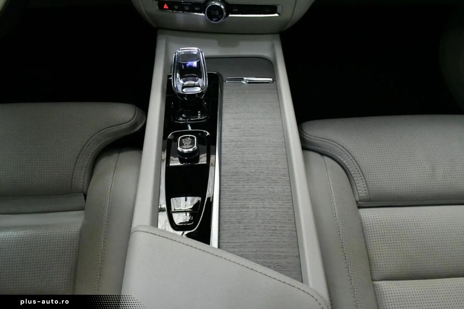 VOLVO V60 Cross Country B4 AWD Ultim ACC PAN HuD MASSG