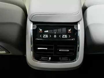 VOLVO V60 Cross Country B4 AWD Ultim ACC PAN HuD MASSG