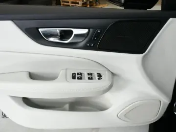 VOLVO V60 Cross Country B4 AWD Ultim ACC PAN HuD MASSG