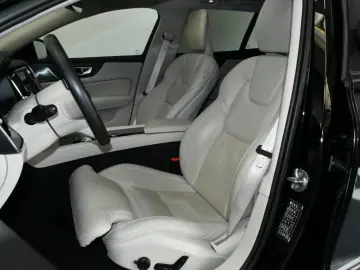 VOLVO V60 Cross Country B4 AWD Ultim ACC PAN HuD MASSG