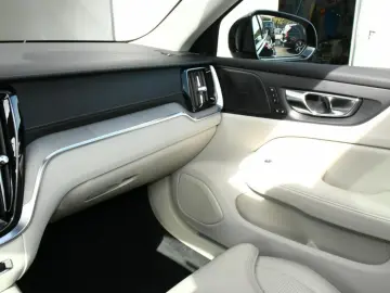 VOLVO V60 Cross Country B4 AWD Ultim ACC PAN HuD MASSG