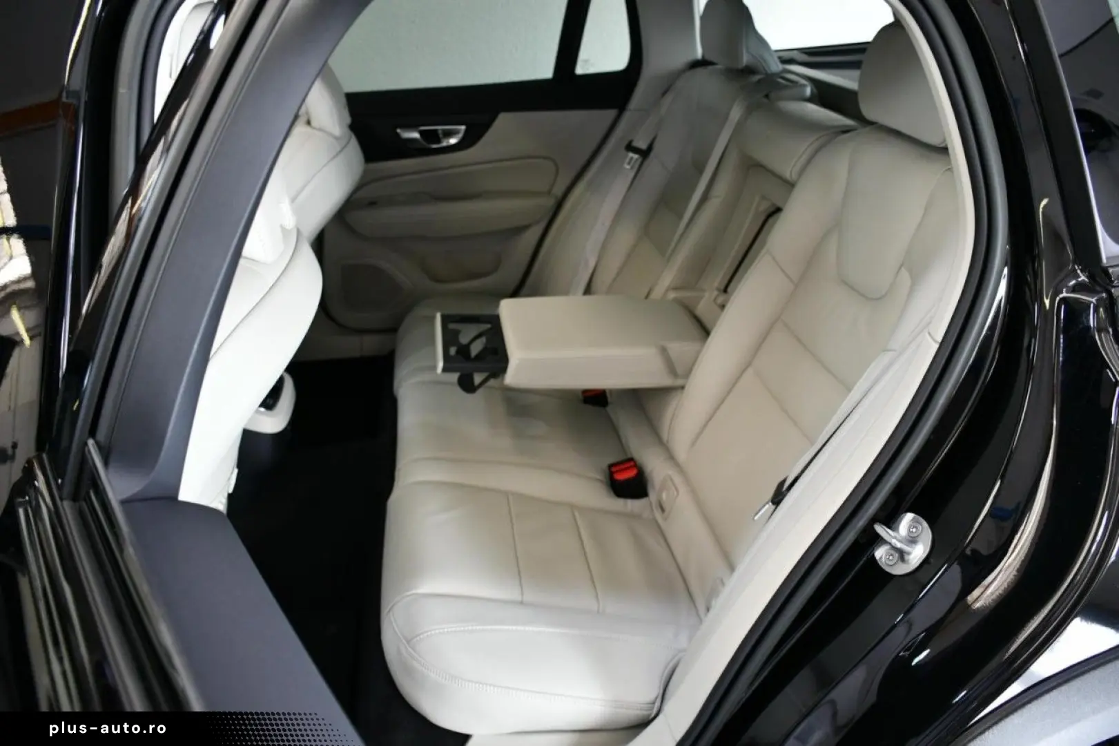 VOLVO V60 Cross Country B4 AWD Ultim ACC PAN HuD MASSG