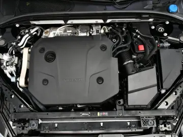 VOLVO V60 Cross Country B4 AWD Ultim ACC PAN HuD MASSG