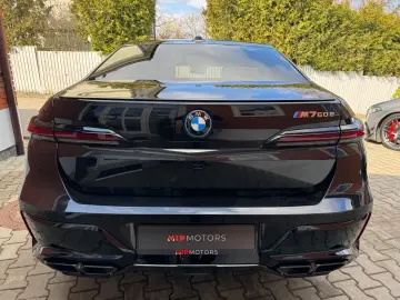 BMW M760 -XD-M-PAK-SKY-B&W