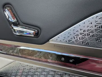 BMW M760 -XD-M-PAK-SKY-B&W