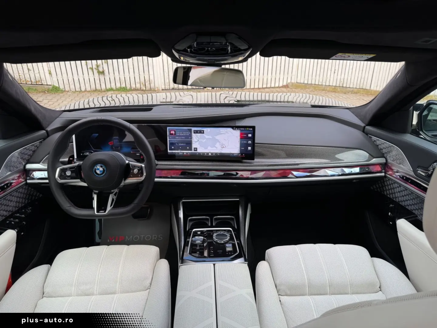 BMW M760 -XD-M-PAK-SKY-B&W