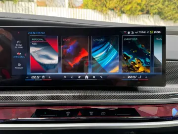 BMW M760 -XD-M-PAK-SKY-B&W