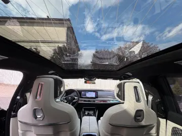 BMW M760 -XD-M-PAK-SKY-B&W