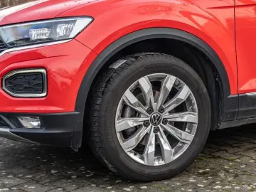 VW T-Roc 1.5 TSI DSG Sport ACC LED NAVI R.KAMERA E.