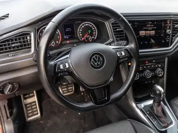 VW T-Roc 1.5 TSI DSG Sport ACC LED NAVI R.KAMERA E.