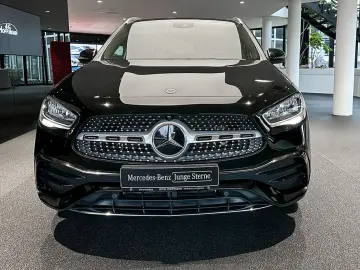MERCEDES-BENZ GLA 250 e AMGLi HALOGEN NAVI MBUX CHARGING