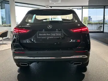 MERCEDES-BENZ GLA 250 e AMGLi HALOGEN NAVI MBUX CHARGING