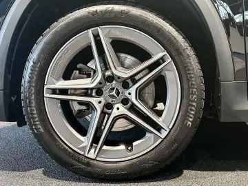 MERCEDES-BENZ GLA 250 e AMGLi HALOGEN NAVI MBUX CHARGING