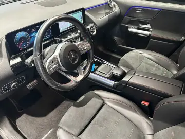 MERCEDES-BENZ GLA 250 e AMGLi HALOGEN NAVI MBUX CHARGING